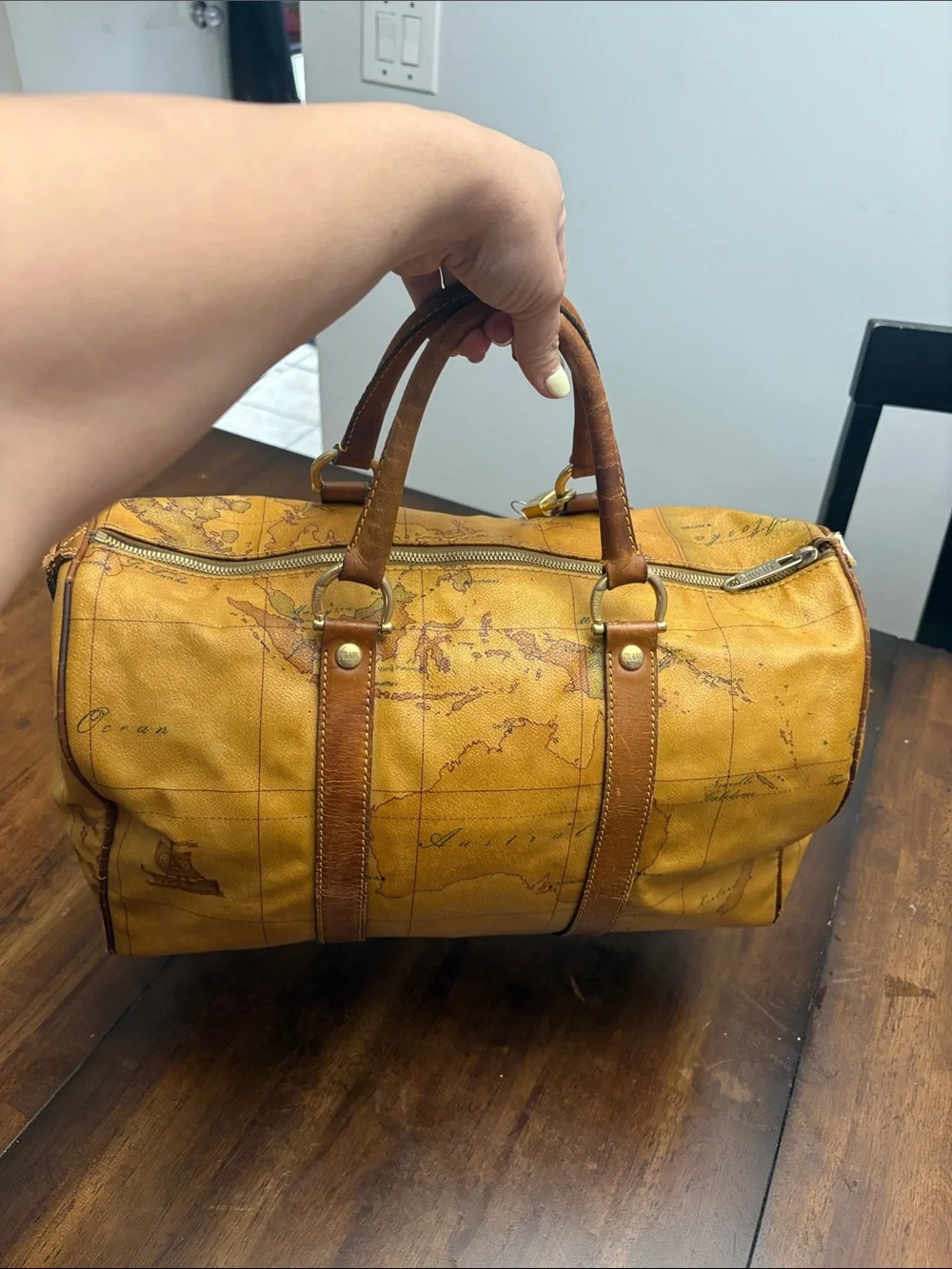 Low start Alviero Martini Geo Map Boston Travel Bag w/ Lock & Key in GUC. - Picture 5 of 16